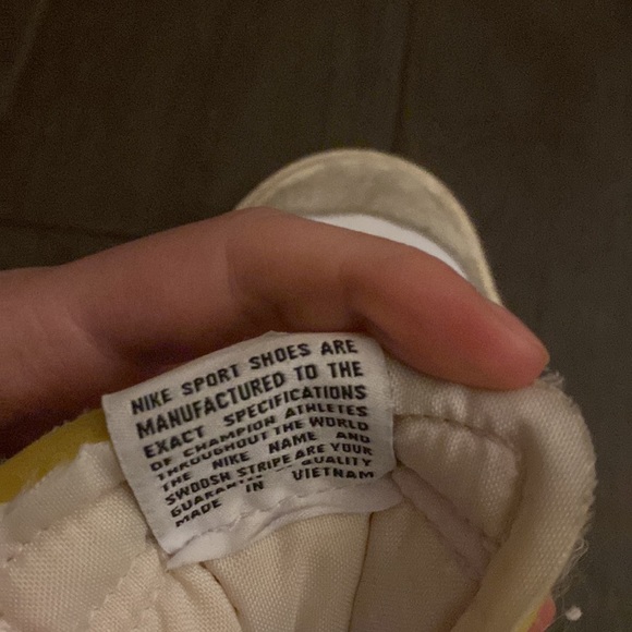 Retro Nike shoes - Picture 4 of 6